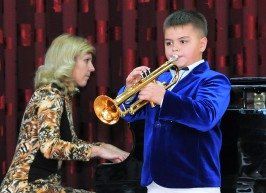 Звание лауреата I степени, лауреата III степени и звание дипломанта привезли учащиеся Карасукской музыкальной школы с международного конкурса юных исполнителей